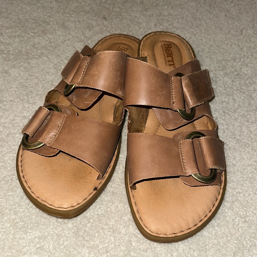 Born sandals